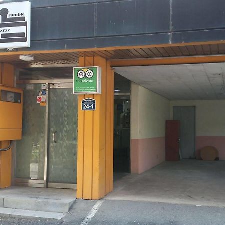 Oxbloodk Hostel Gwangju Metropolitan City Екстериор снимка