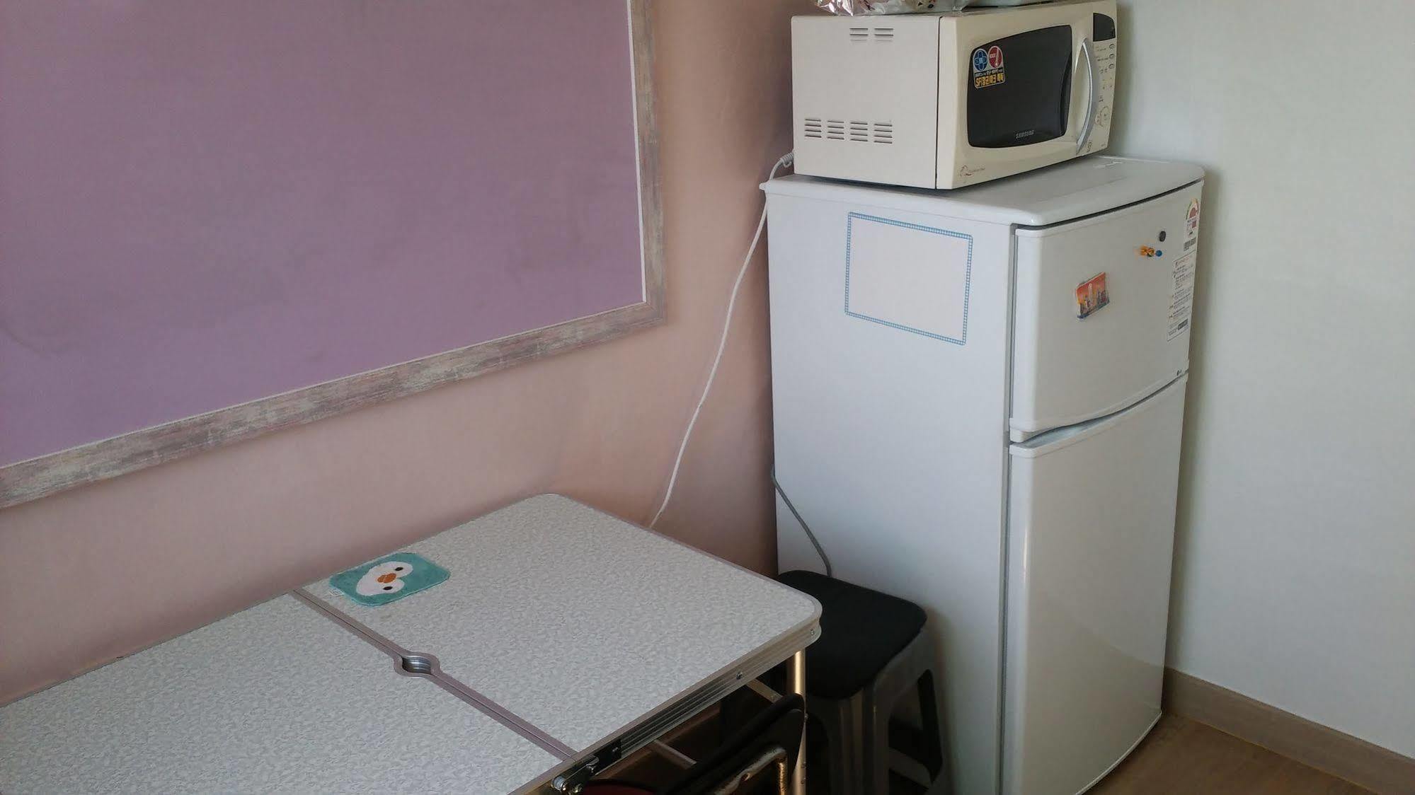Oxbloodk Hostel Gwangju Metropolitan City Екстериор снимка