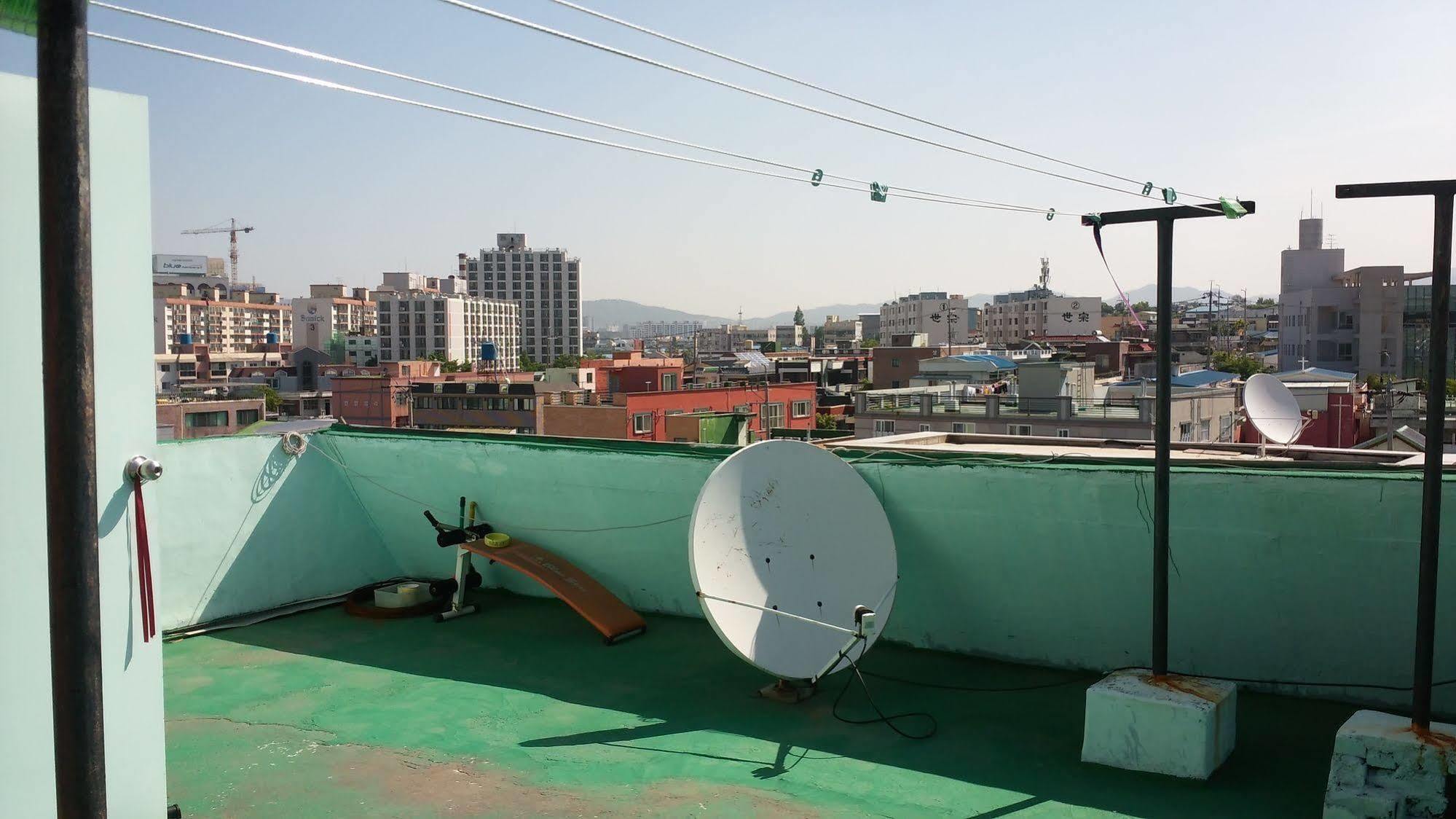 Oxbloodk Hostel Gwangju Metropolitan City Екстериор снимка
